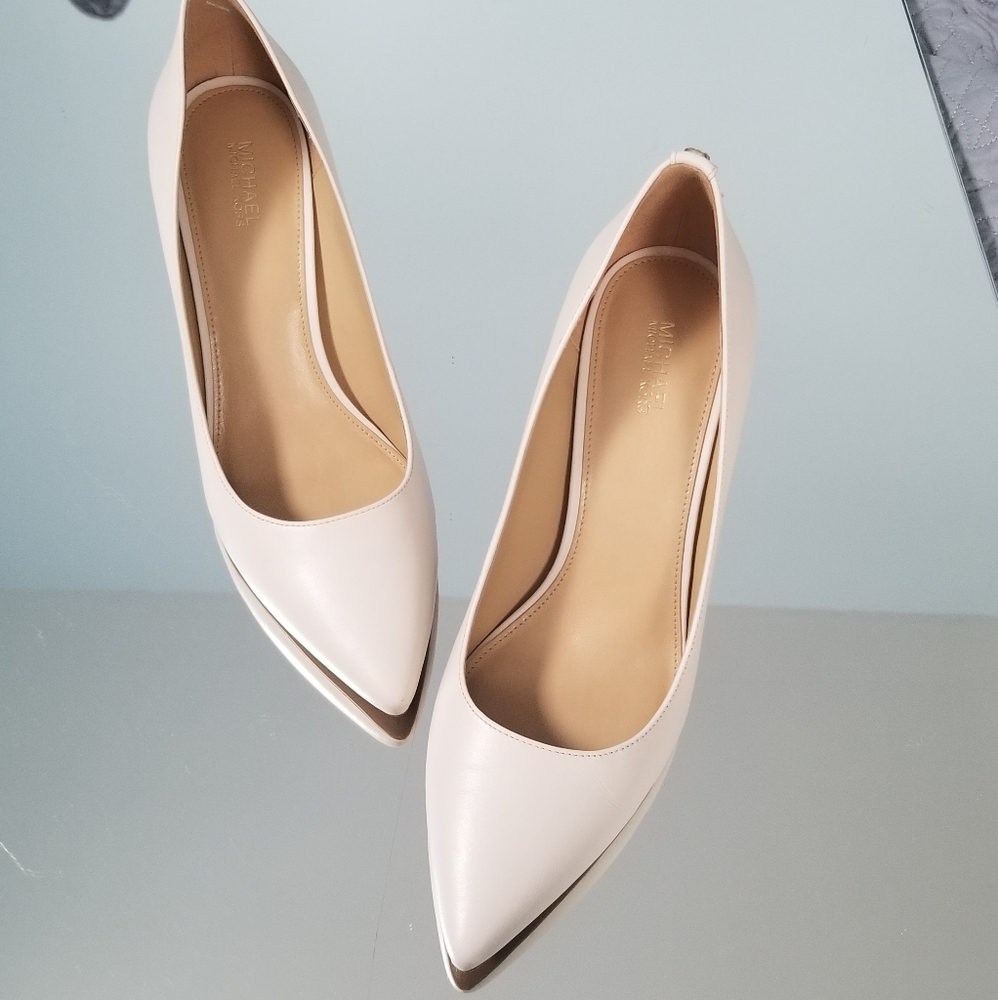 Michael Kors light cream heel